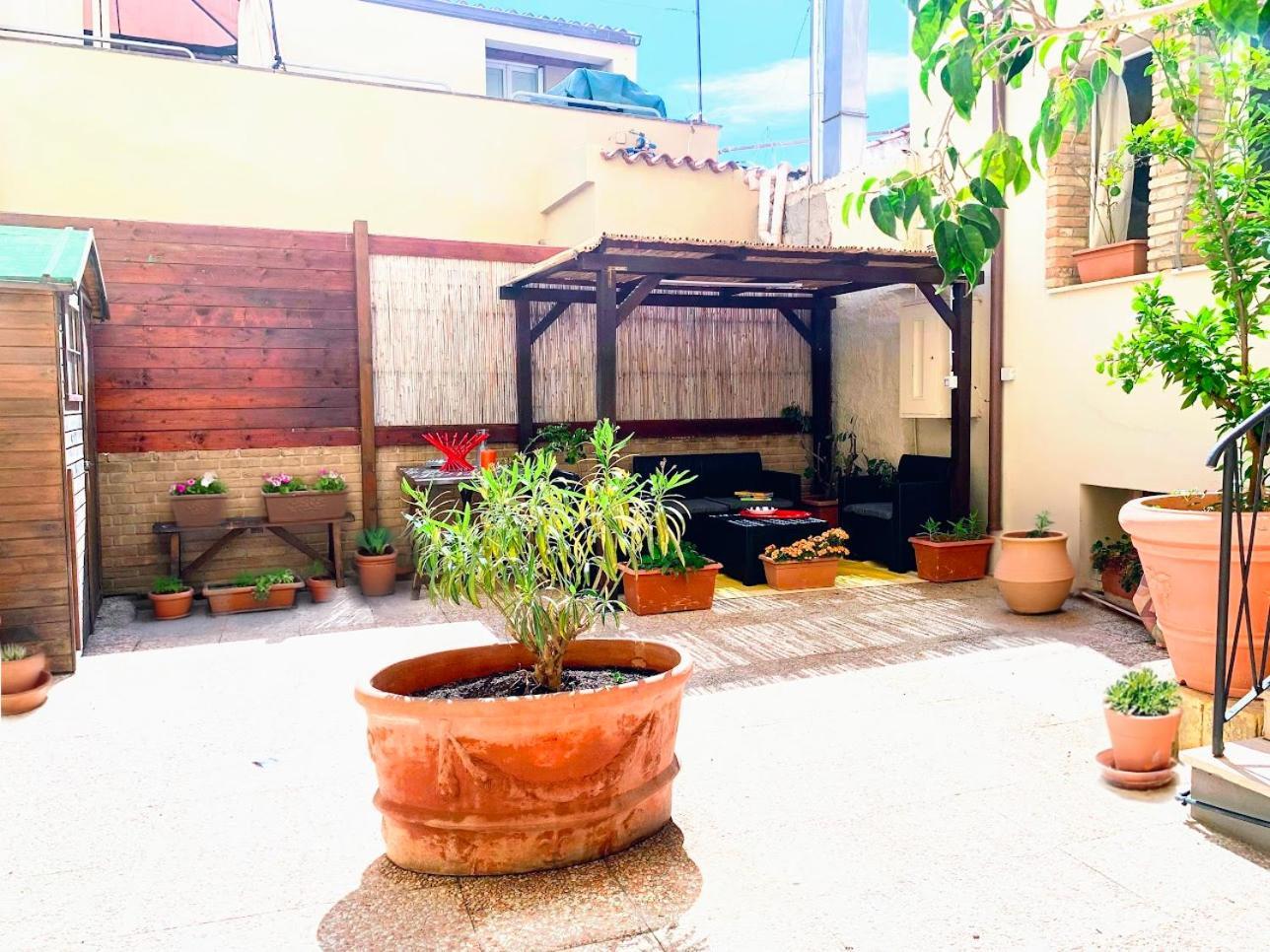 Oasi Urbana Con Terrazza E Vista Leilighet Cagliari Eksteriør bilde